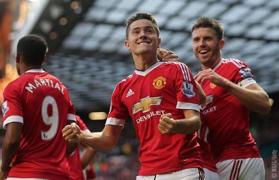 本泽马手上 本泽马手上